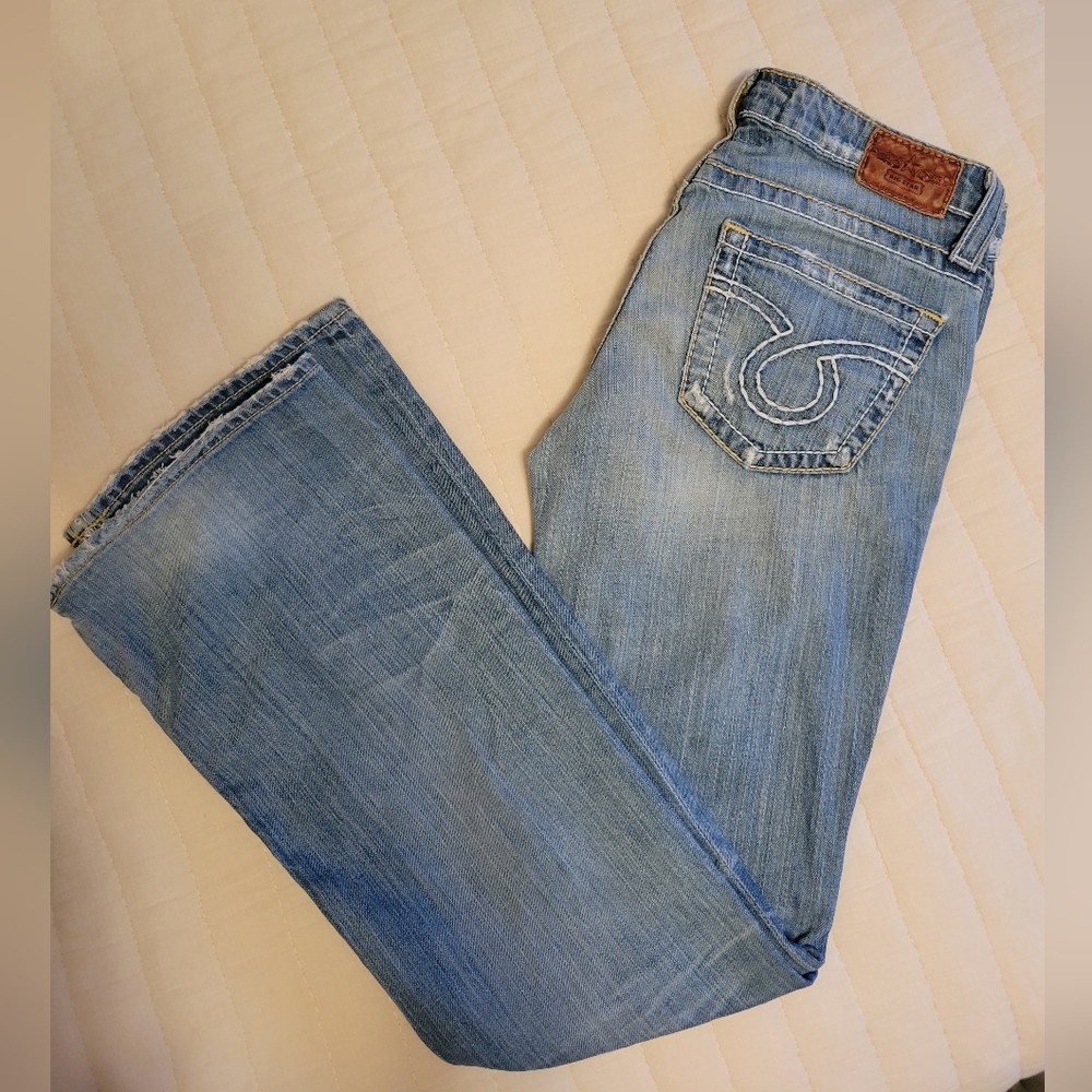 BIG STAR JEANS Womens Size 29R Light Blue Distressed Denim.